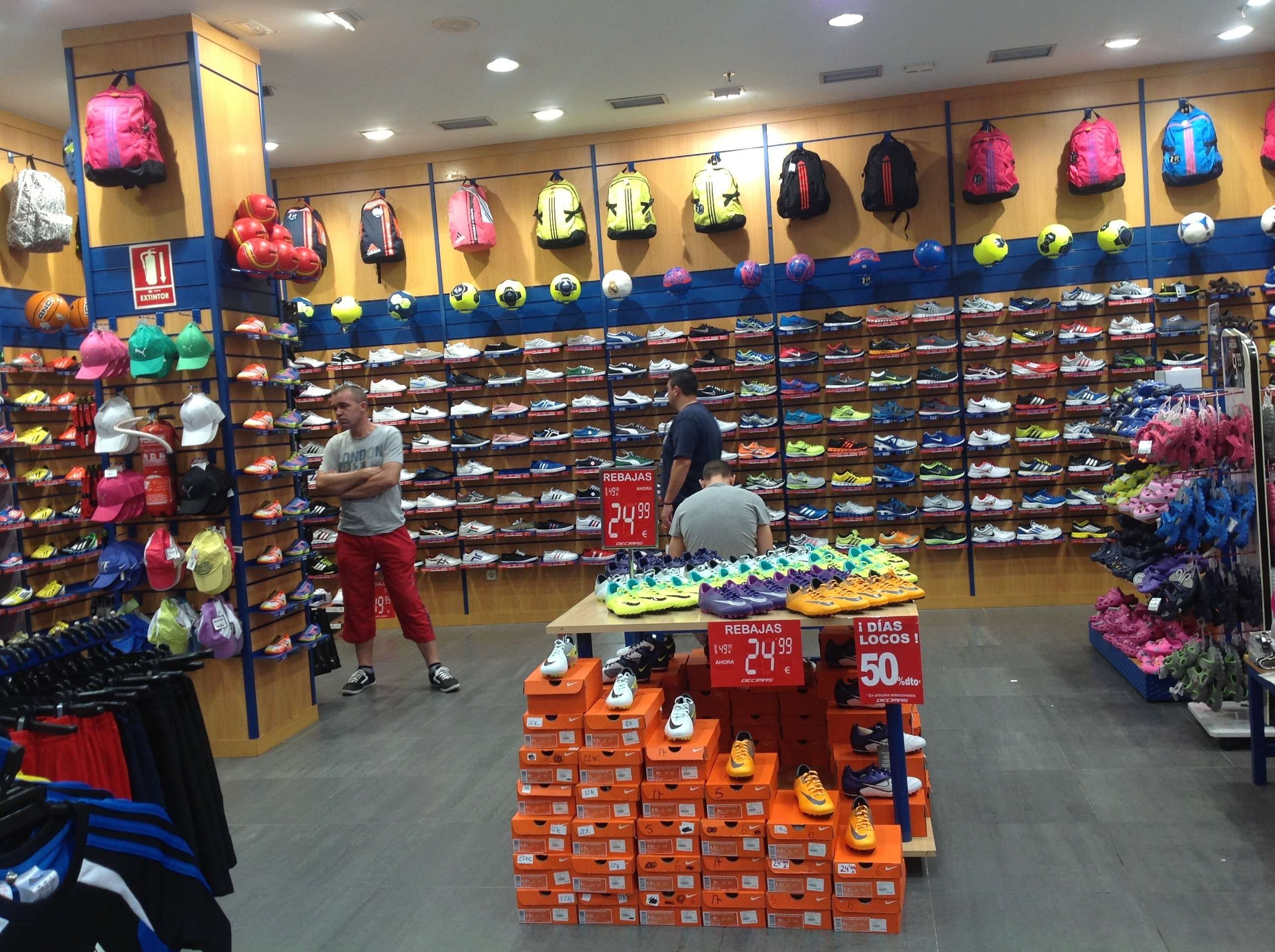 tienda nike nueva condomina